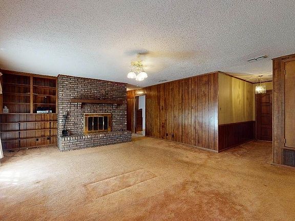 4th image of 126 Forest Ln