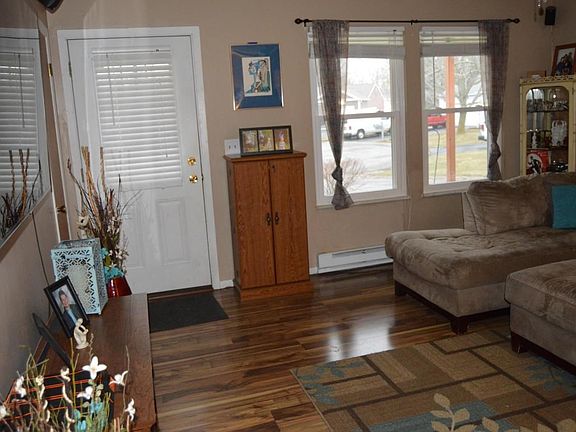 2nd image of 13975 Sycamore Dr