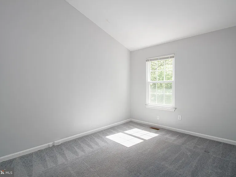 309 Bentley Ct — Photo 15