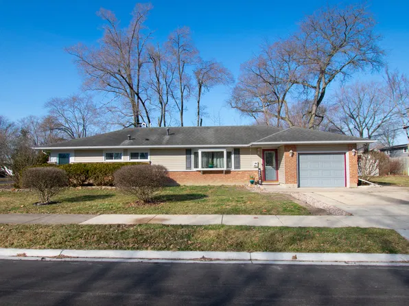 10 E Rocket Cir, Park Forest, IL 60466