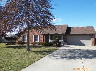 1910 N Keystone Ct, Huntingburg, IN 47542