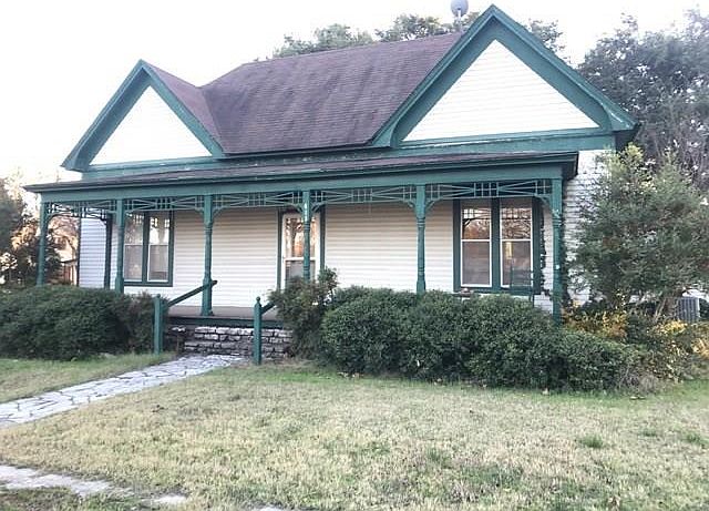 1st image of 411 S Railroad Ave