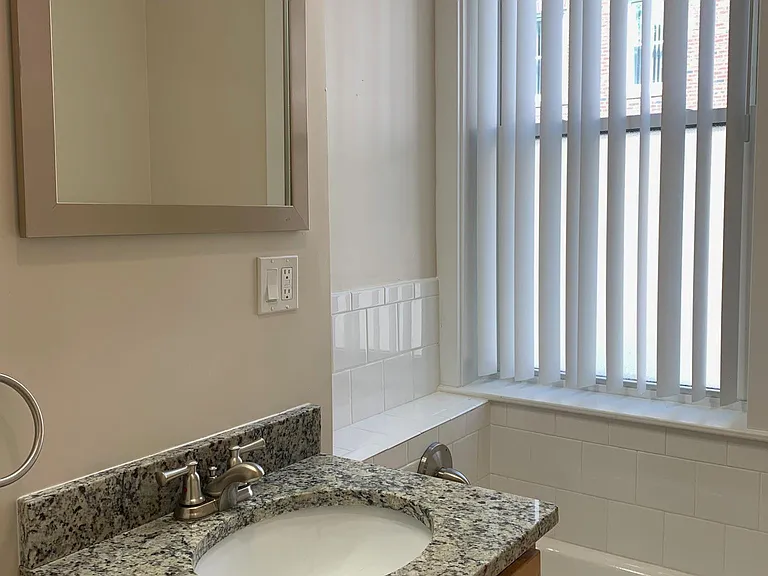12 Short St #6 — Photo 12