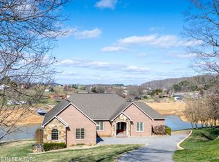 1152 Lake Ridge Dr, Dandridge, TN 37725