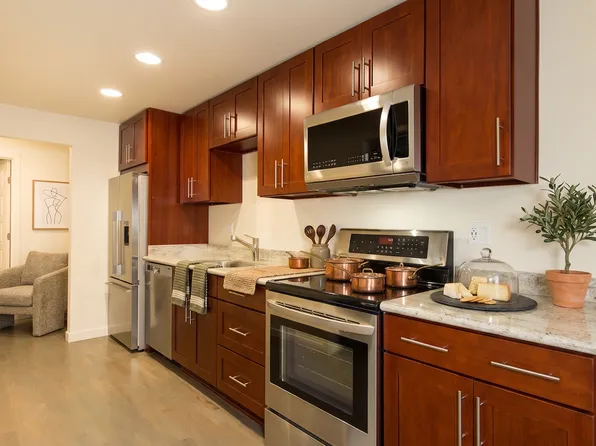 59th St Apartments - Located in Central Ballard, 2407 NW 59th St APT 3, Seattle, WA 98107