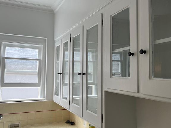 4th image of 648 S Burnside Ave #Penthouse