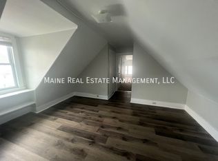 32 Coombs St APT 5, Bangor, ME 04401
