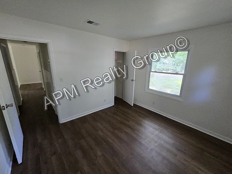 27 Bethune Ct — Photo 5