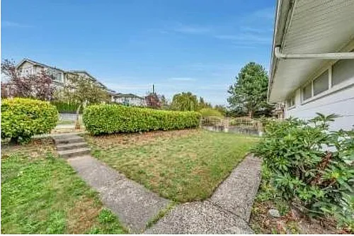 2208 Burquitlam Dr Photo 1