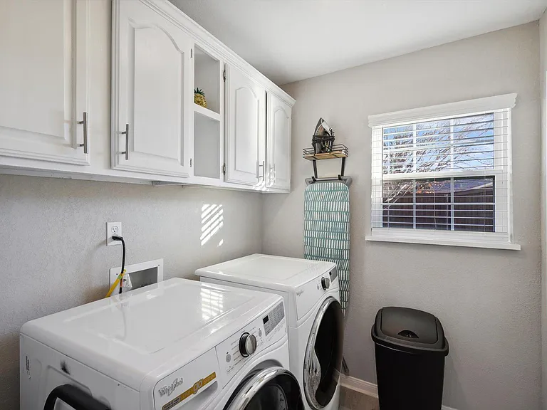 2914 Flagstone Dr — Photo 31