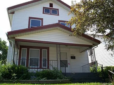 128 E Parkwood Dr