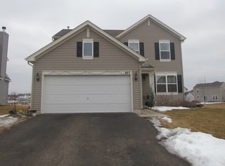 927 Great Falls Dr, Volo, IL 60073