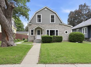 2808 E 18th St, Davenport, IA 52803