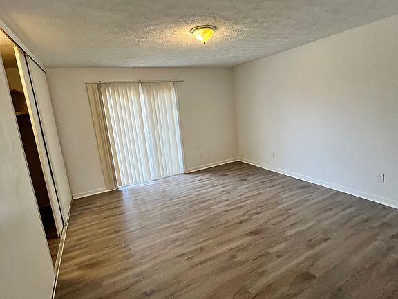 5th image of 17 Tiemann Dr #3