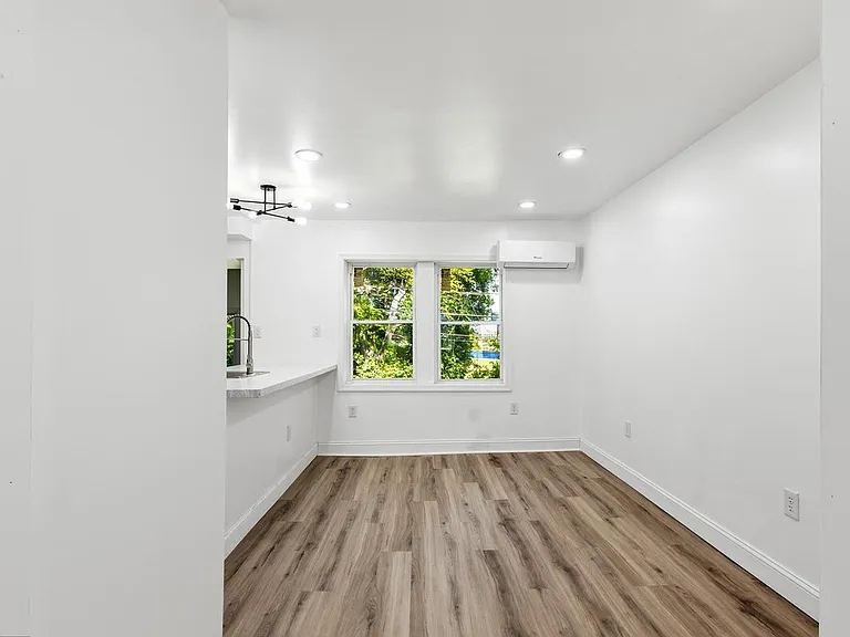 1415 Ridley Ave — Photo 6