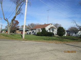 303 W South St, Kirkland, IL