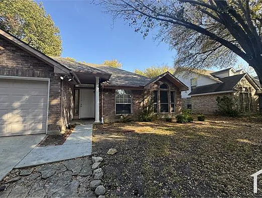 7504 Bear Lake Dr — Photo 2