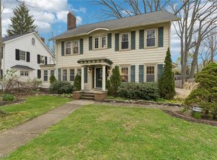 2925 E Overlook Rd, Cleveland Heights, OH 44118