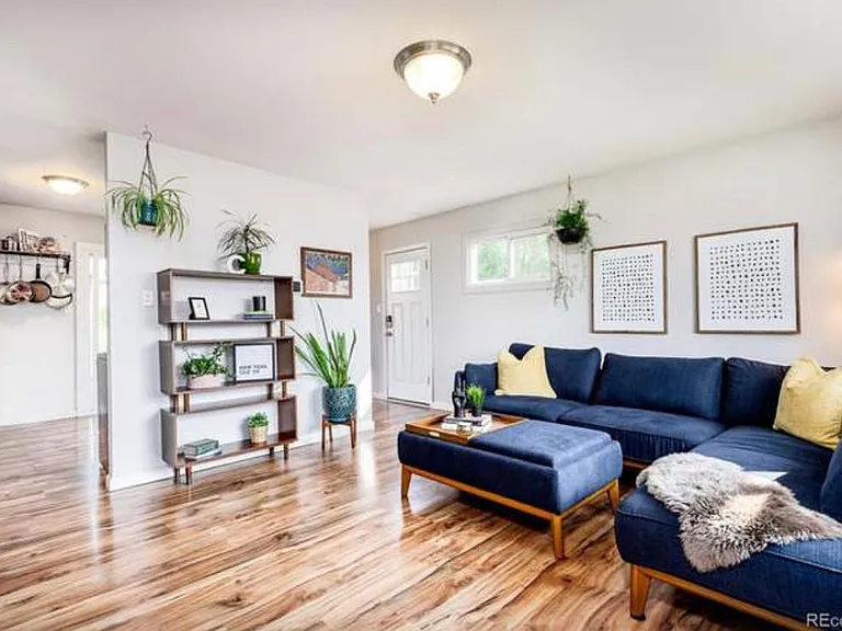 521 Drake St — Photo 3