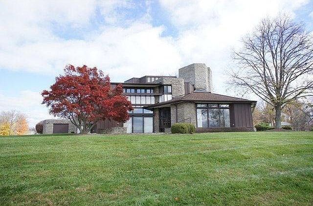 1st image of 5583 Palisades Dr