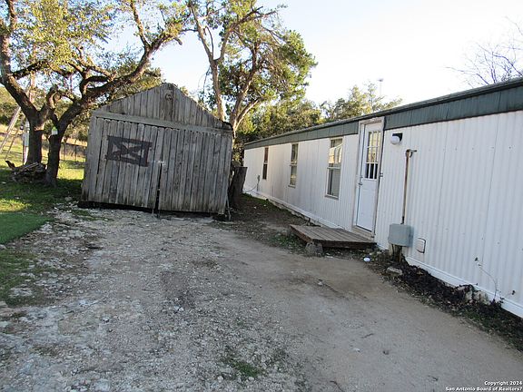 3rd image of 924 Nakoosa Dr