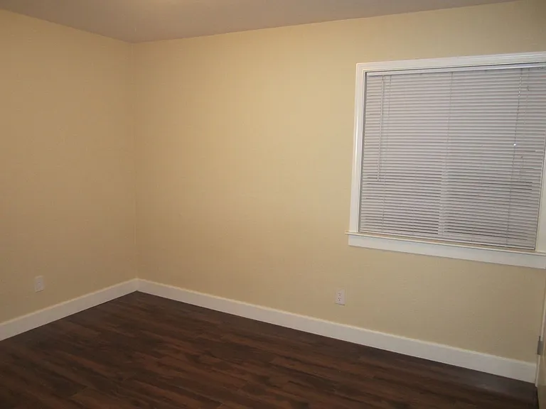 2 Bedroom / 1 Bathroom Townhome in Bay Point — Photo 6
