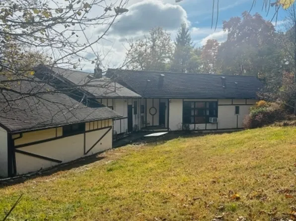 334 Lakeside Blvd, Hopatcong Boro, NJ 07843