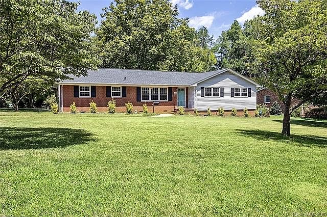 1st image of 433 Rosemary Ln