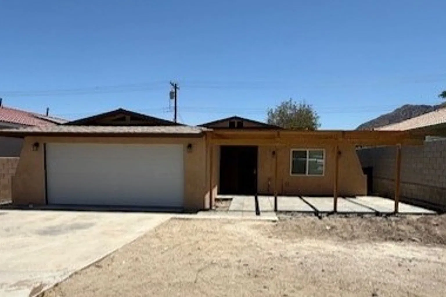 Completely rebuilt home in La Quinta Cove — Photo 1