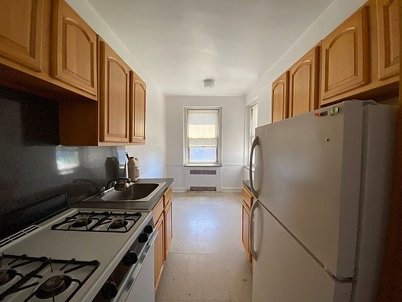 3rd image of 64-54 Booth St #45