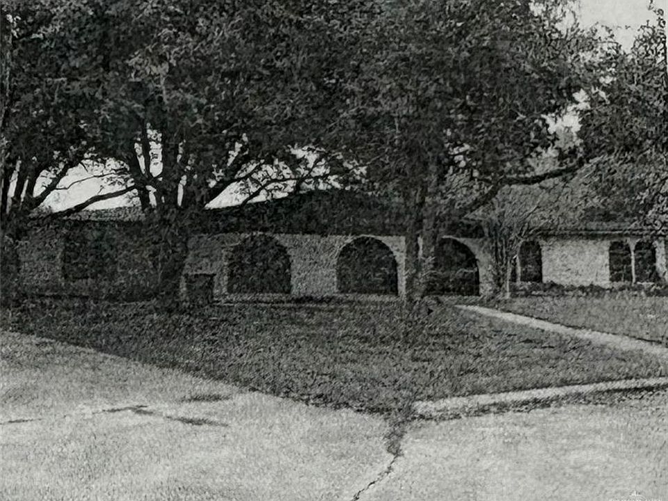 1st image of 4201 W Rogers Rd