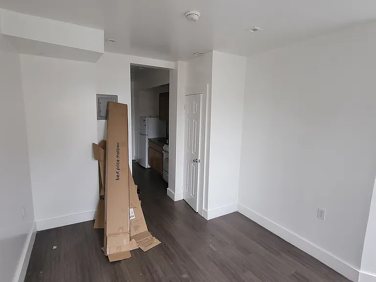 3009 3rd Ave #3 — Photo 3