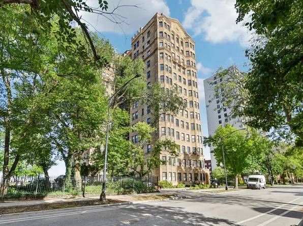 7321 S South Shore Dr APT 8D, Chicago, IL 60649