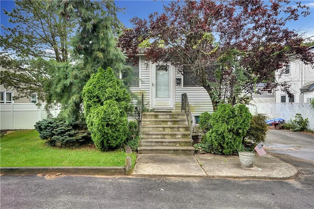31 Harrigan Ave photo 1