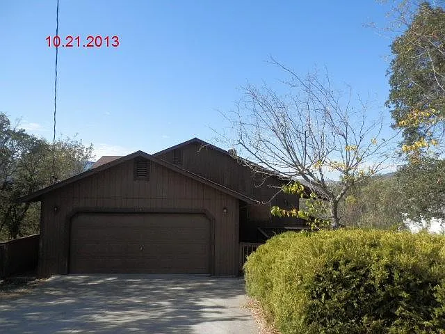 17475 Meadow View Dr photo 1