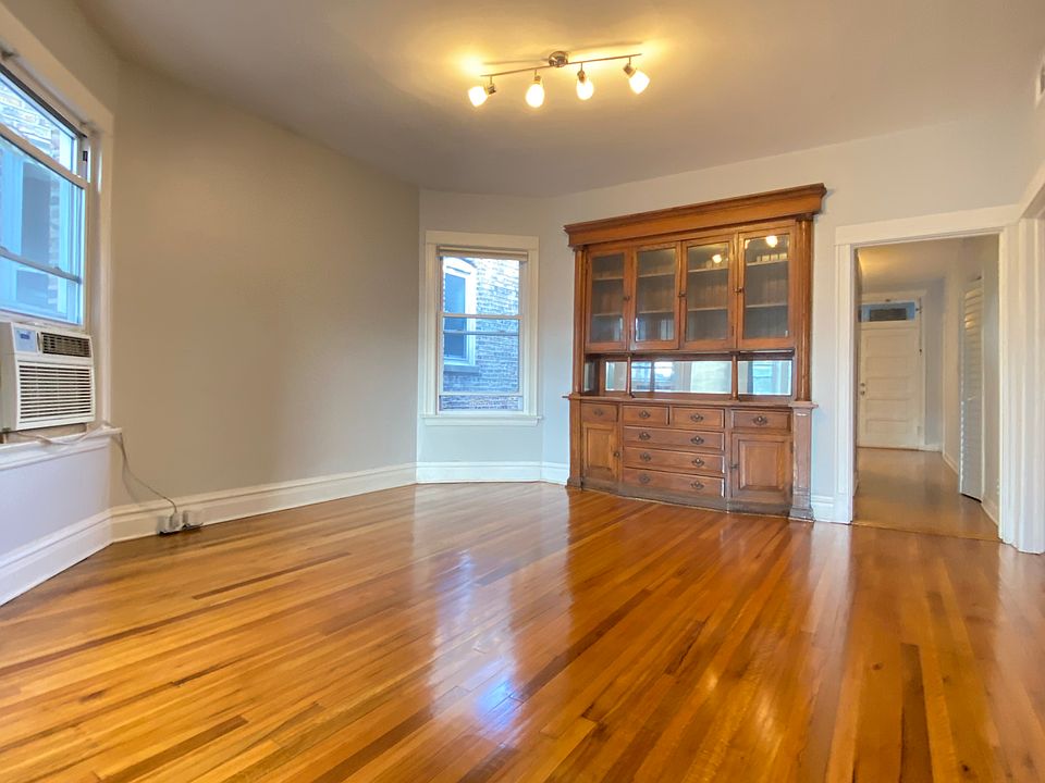 Living room / Dining area