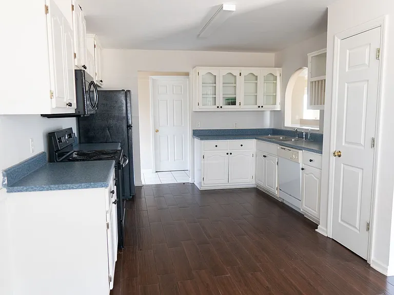 166 Byrd Dr — Photo 3