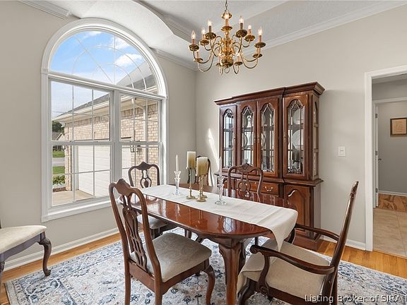 3rd image of 3218 Hadleigh Place