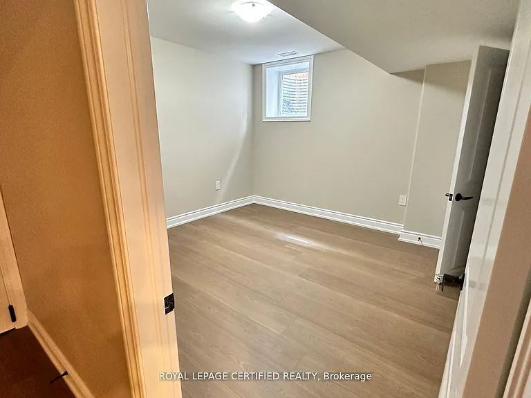 42 Kambalda Rd #BASEMENT — Photo 15
