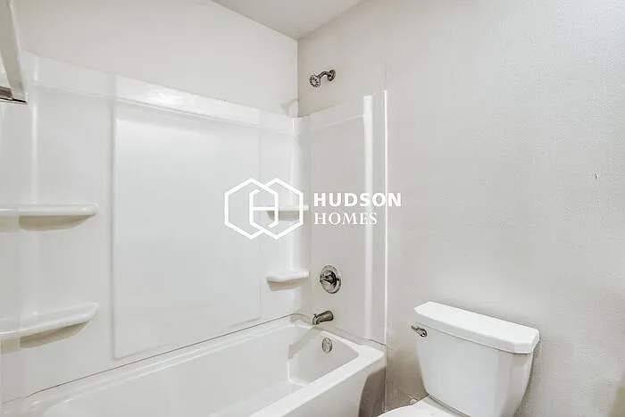 4907 Tyson St — Photo 8