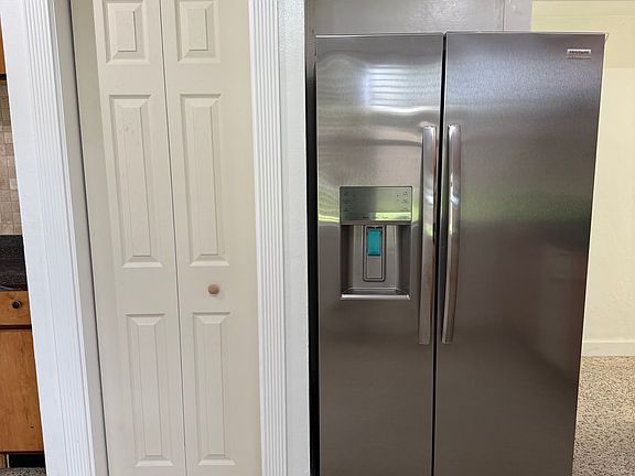 5th image of 1101 Meadowlawn Dr N