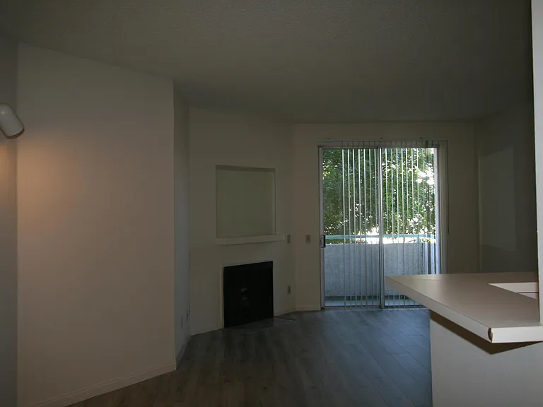 3637 Clarington Ave #113 — Photo 17
