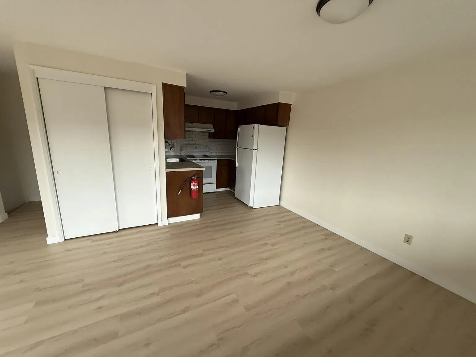 2 bed, 1.5 bath, 800 sqft, $1,500 — Photo 4