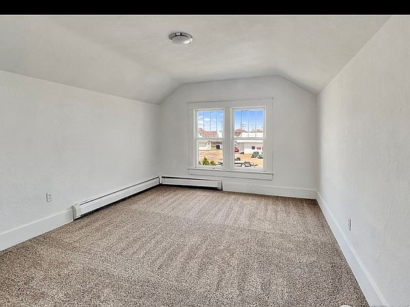 5th image of 107 Beech St
