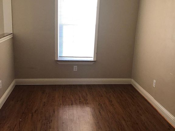 3rd image of 204 N Normandale St