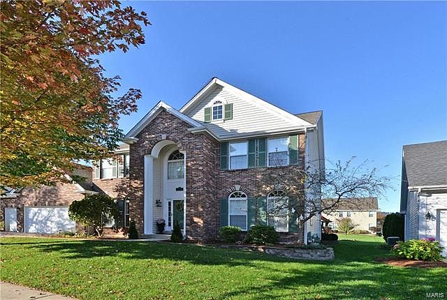 1st image of 731 Lakeshore Manor Ct
