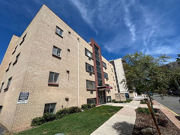 3rd image of 945 N Ogden St APT 307