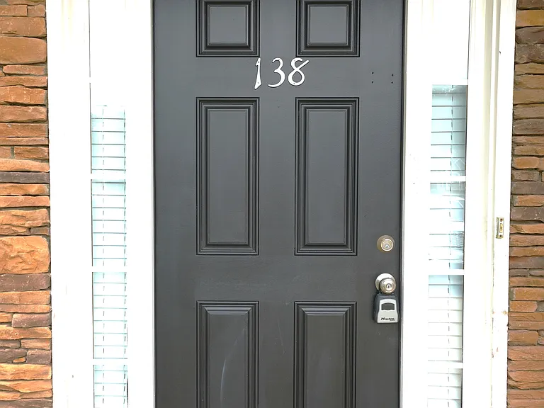 138 Alton Cir — Photo 2