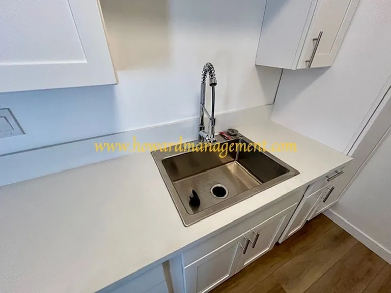 04256LI — Photo 7