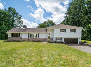 158 Old Hickory Rd, Orange, CT 06477